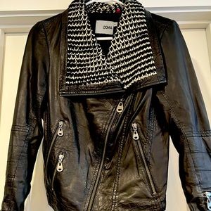 **SOLD** Cropped leather moto jacket